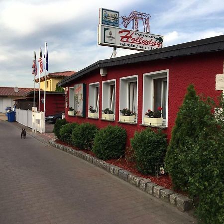 Pension Hollyday Ahrensfelde Exterior foto
