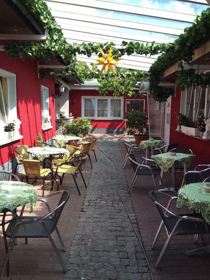 Pension Hollyday Ahrensfelde Exterior foto