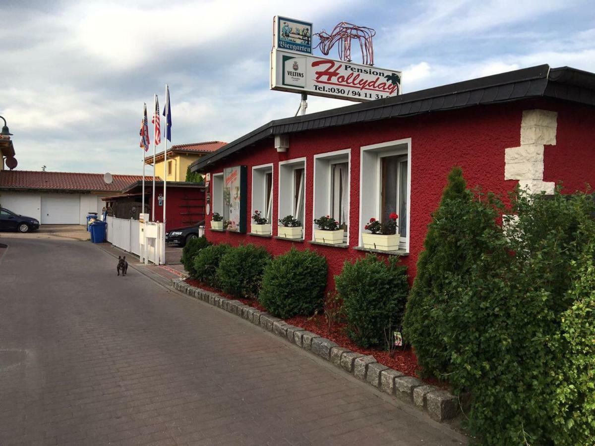 Pension Hollyday Ahrensfelde Exterior foto